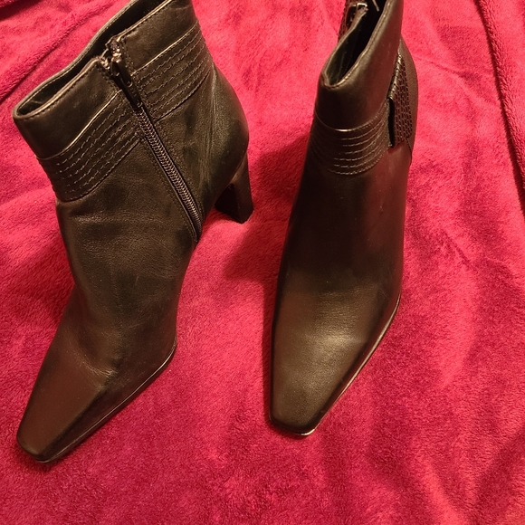 Worthington Shoes - NEW sz 8 Worthington booties